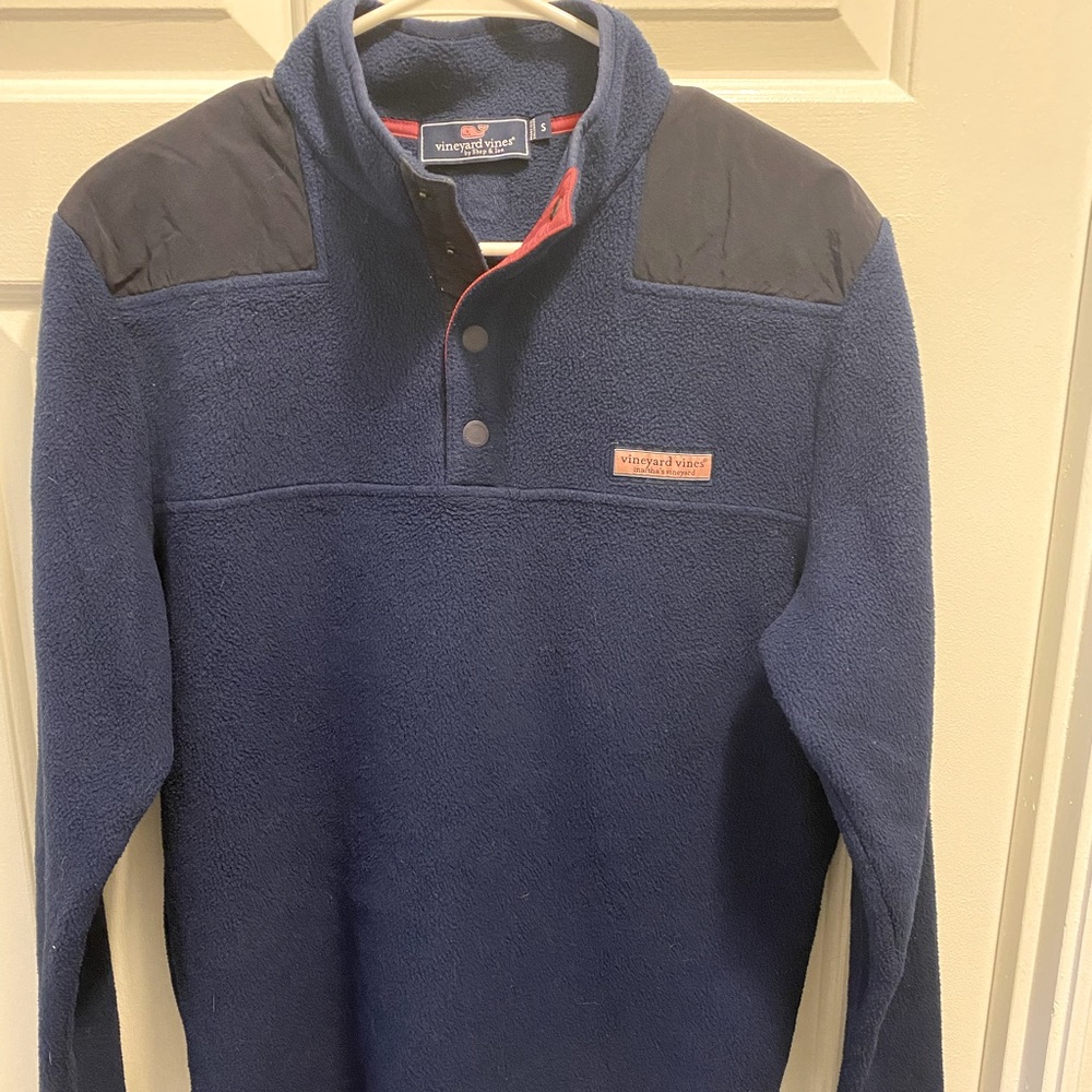 Vineyard Vines navy fleece pullover Men’s small